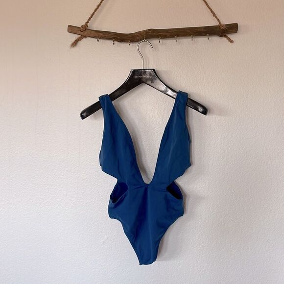 Blue one piece - Picture 5 of 6